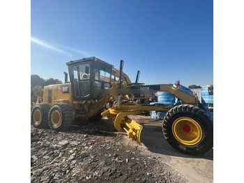 آلة تسوية الأرض CATERPILLAR 140G