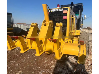 آلة تسوية الأرض CATERPILLAR 140H