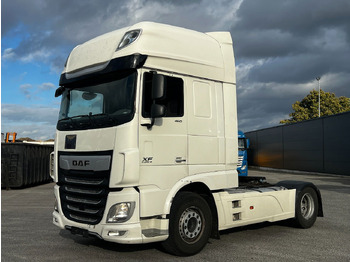 شاحنة جرار DAF XF 460