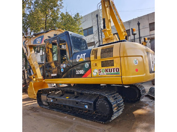 حفارات زحافة CATERPILLAR 320D2