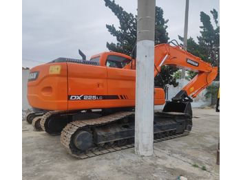 حفارات زحافة DOOSAN DX225LC-7
