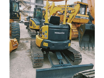 حفارة مصغرة KOMATSU PC30