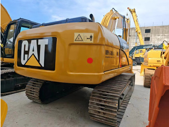 حفارات زحافة CATERPILLAR 320D2