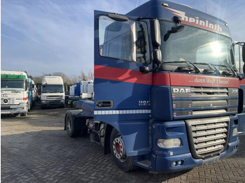 شاحنة جرار DAF XF 105 460