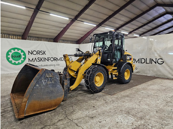 اللودر بعجل CATERPILLAR 908M