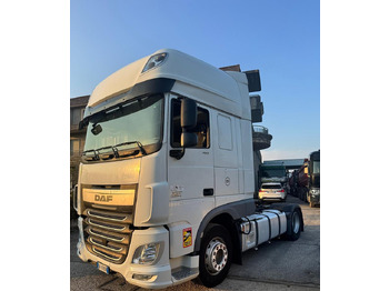 شاحنة جرار DAF XF 460