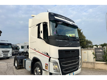 شاحنة جرار VOLVO FH 460