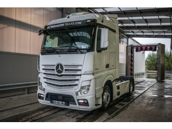 شاحنة جرار MERCEDES-BENZ Actros 1845