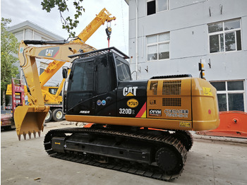 حفارات زحافة CATERPILLAR 320D2