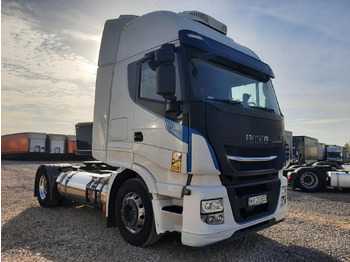 شاحنة جرار IVECO