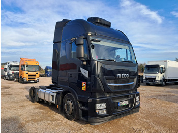 شاحنة جرار IVECO
