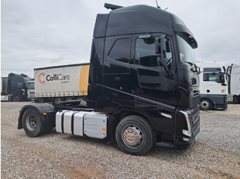 شاحنة جرار VOLVO FH