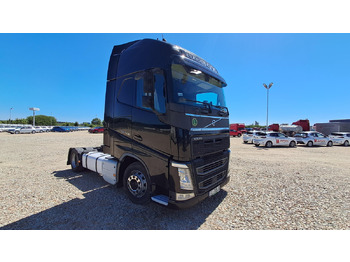شاحنة جرار VOLVO FH