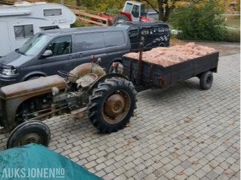 1954 Massey ferguson TEA bensin med tipphenger إيجار 1954 Massey ferguson TEA bensin med tipphenger: صور 2