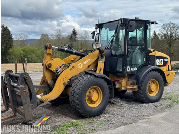 اللودر بعجل CATERPILLAR 906H
