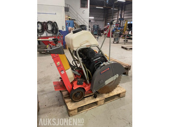 معدات البناء HUSQVARNA