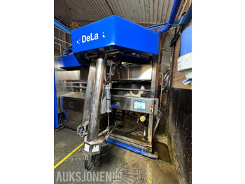 الآلات والماكينات الزراعية 2013 DeLaval VMS melkerobot med 1 kraftfôrstasjon FSC40 - Høyre utgave - Steam - Innredning og grinder foran - Vakuumpumpe - Fortsatt i daglig drift: صور 2