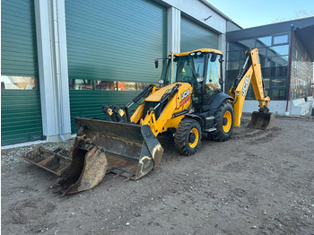 حفار متعدد الاستخدام JCB 3CX