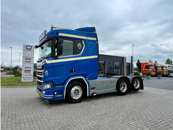شاحنة جرار SCANIA R 580