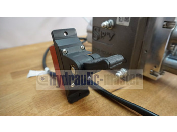 لوادر وحفارات أمامية - شاحنة Full proportional valve 3 sections SPV 20-120 l/min 12 or 24 V plug and play det also available with Walvoil DPX100: صور 4 لوادر وحفارات أمامية - شاحنة Full proportional valve 3 sections SPV 20-120 l/min 12 or 24 V plug and play det also available with Walvoil DPX100: صور 4