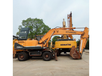 حفارة على عجلات HYUNDAI