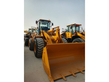 اللودر بعجل CATERPILLAR 966H