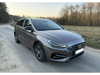 سيارة HYUNDAI