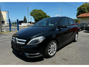 سيارة MERCEDES-BENZ
