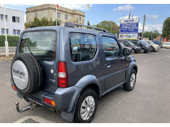 سيارة دفع رباعي SUZUKI