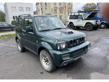 سيارة دفع رباعي SUZUKI