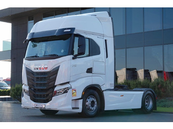 شاحنة جرار IVECO S-WAY
