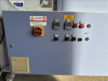 آلة التعبئة والتغليف Adpak A700 Shrink sleeve wrapper: صور 5 آلة التعبئة والتغليف Adpak A700 Shrink sleeve wrapper: صور 5