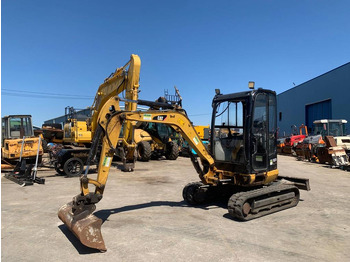 حفارة مصغرة CATERPILLAR 302.7CR