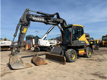 حفارة على عجلات VOLVO