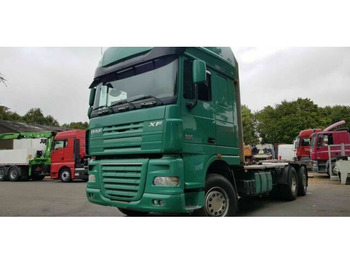 شاحنة قطع الأشجار DAF XF 105 460
