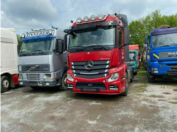 شاحنة جرار MERCEDES-BENZ Actros 1842