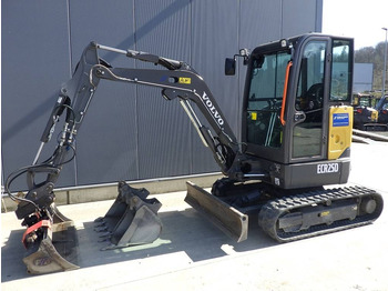 حفارة مصغرة VOLVO ECR25D