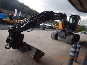 حفارة على عجلات VOLVO EWR150E