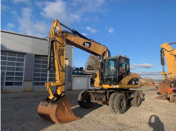 حفارة على عجلات CATERPILLAR M316D