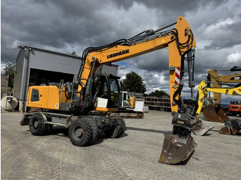 حفارة على عجلات LIEBHERR
