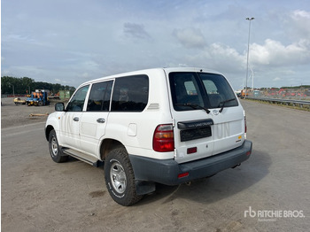 سيارة دفع رباعي TOYOTA Land Cruiser