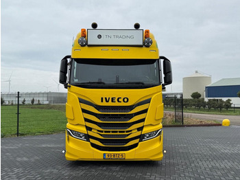 Iveco AS440STX/FP GESTUURDE VOORLOPER, ALCOA, LEATHER, SHOW, 480 PK. إيجار Iveco AS440STX/FP GESTUURDE VOORLOPER, ALCOA, LEATHER, SHOW, 480 PK.: صور 3