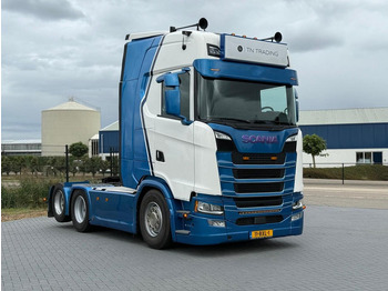 شاحنة جرار SCANIA S 660