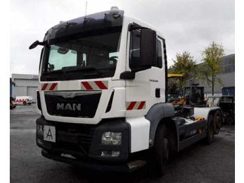 شاحنة ذات الخطاف MAN