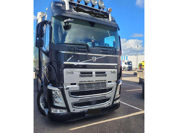 شاحنة جرار VOLVO FH