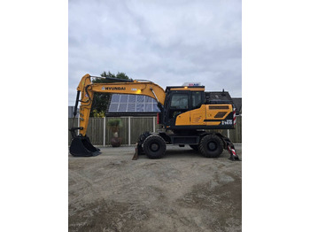 حفارة على عجلات HYUNDAI