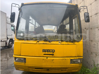 حافلة مدرسية IVECO
