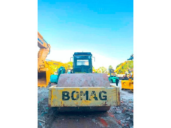 مدحلة الأسفلت Bomag BW 225 D-3: صور 4