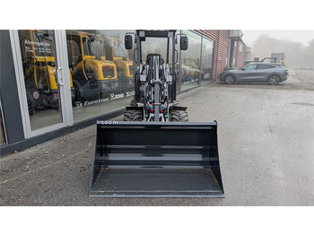 لودر مفصلي صغير EUROTRAC