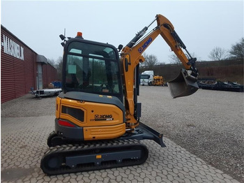 حفارة مصغرة XCMG XE27E